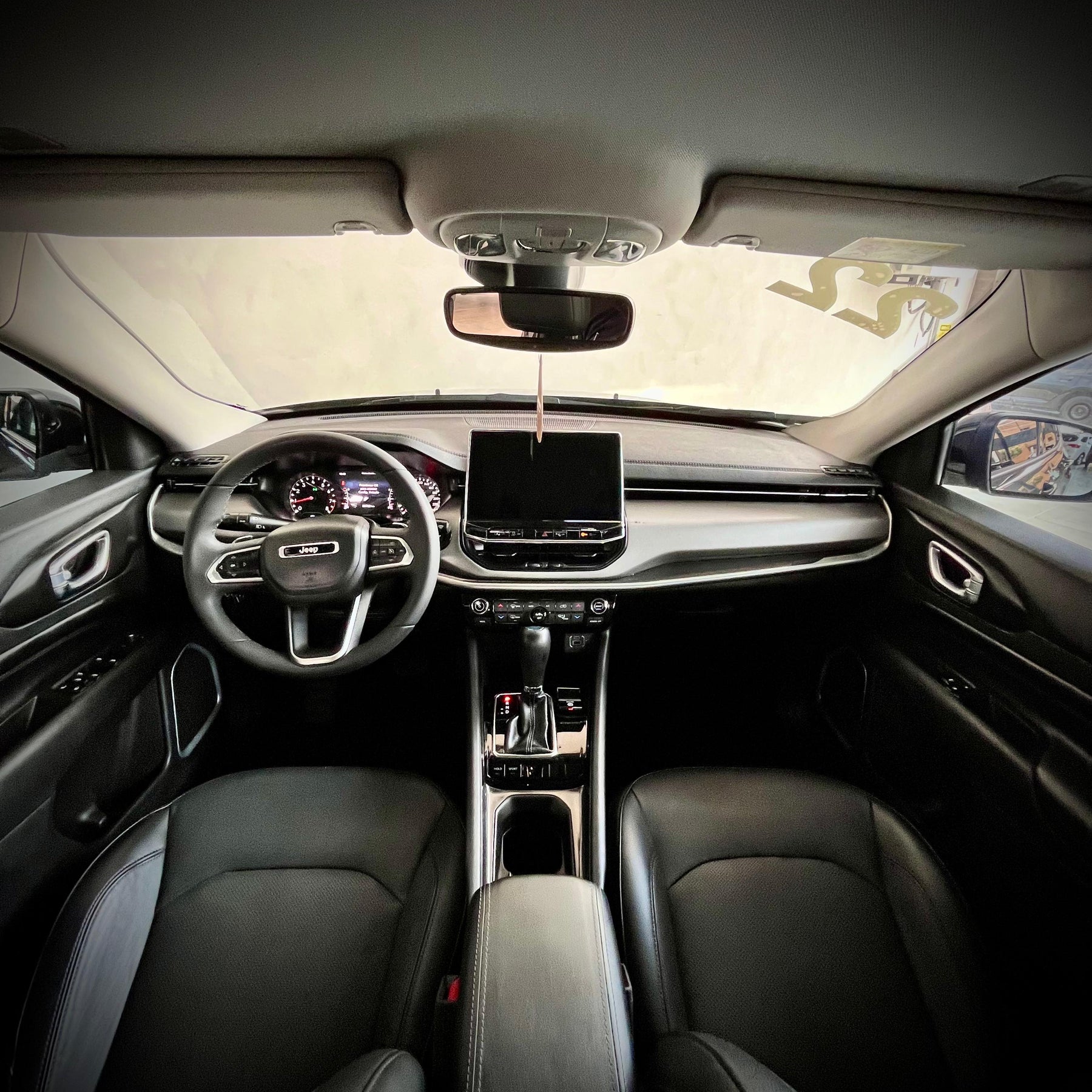 COMPASS LGTD 1.3 2022 COR CINZA